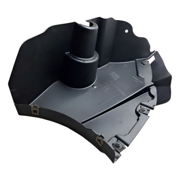 Acabamento Defletor Bmw 116 2014 Traseiro Esquerdo Detalhe 1 1