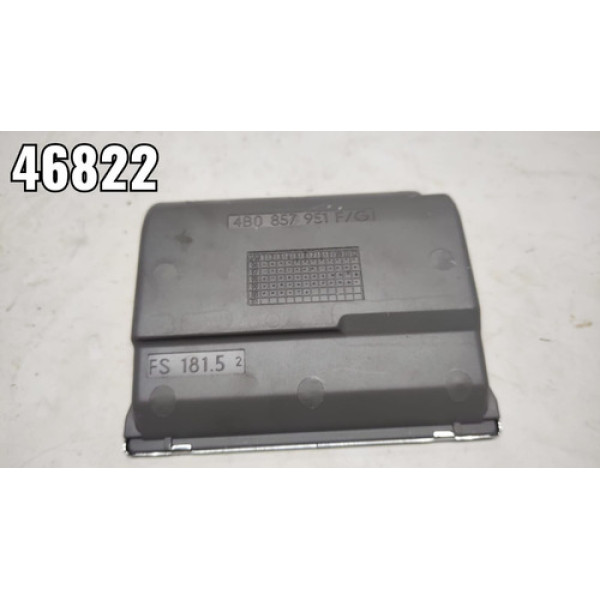 Cinzeiro Audi A5 2003 4b0857951