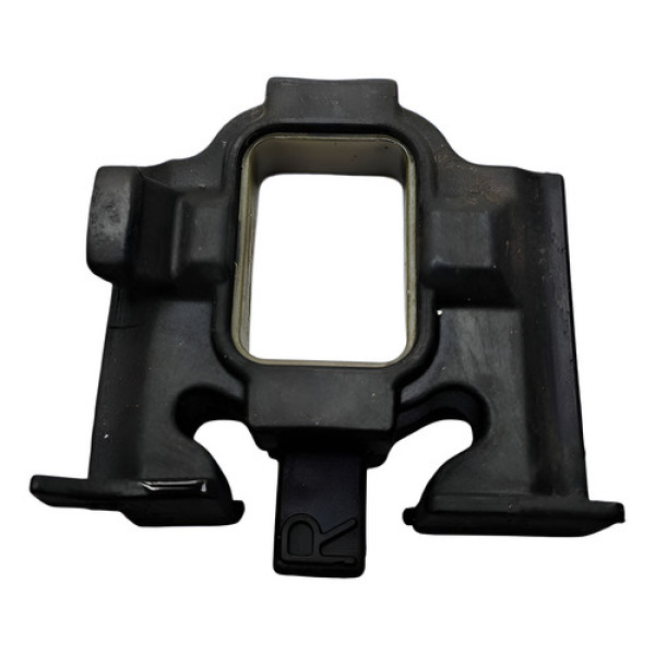 Suporte Superior Radiador Bmw X1 2018 Direito Preto Preto