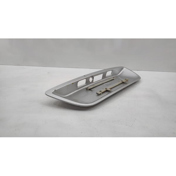 Moldura Placa Tampa Traseira Mercedes C200 2005