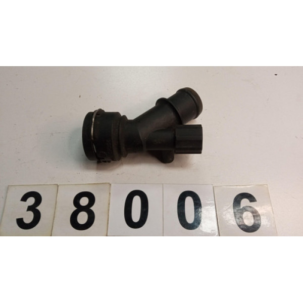 Flange Conexão Radiador Vw Golf 1.6 2000 =38006 Cx147