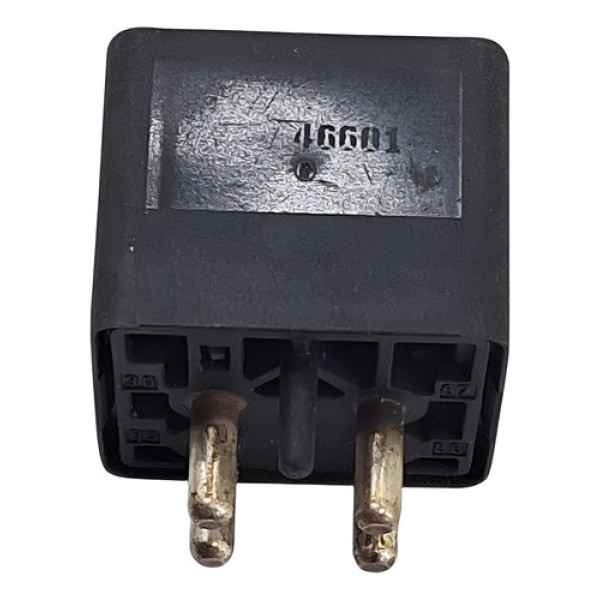 Conector Auxiliar Preto Bmw 320 2015
