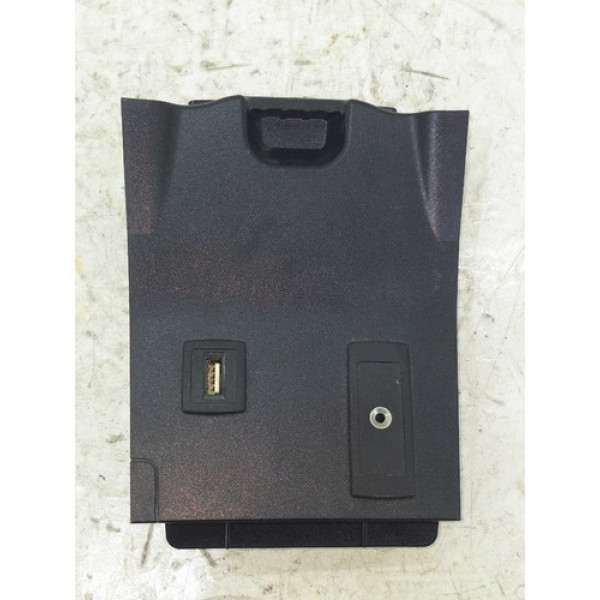 Moldura Entrada Auxiliar Mercedes A200 2015